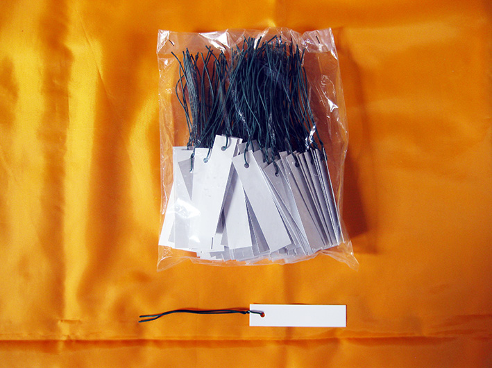 Tags, PVC-etiketten met 80x18x0,04 mm (F8) draad (100 stuks)
